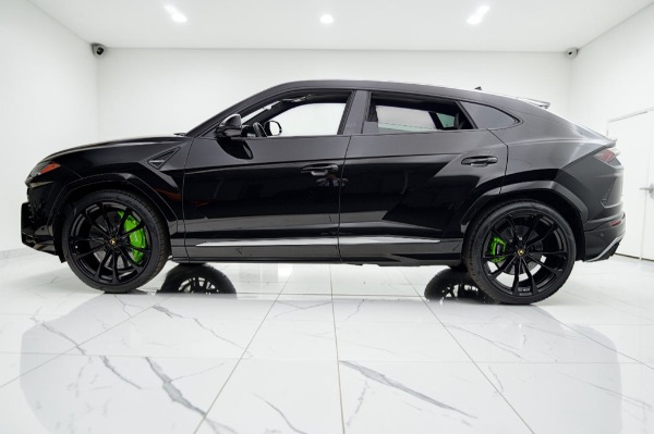 Used 2019 Lamborghini Urus / SELEZIONE PRE-OWNED CERTIFIED for sale $149,000 at F.C. Kerbeck Aston Martin in Palmyra NJ 08065 3