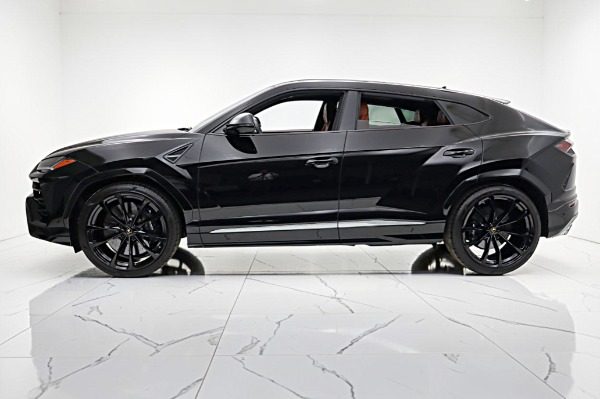 Used 2019 Lamborghini Urus / SELEZIONE PRE-OWNED CERTIFIED for sale $179,000 at F.C. Kerbeck Aston Martin in Palmyra NJ 08065 3