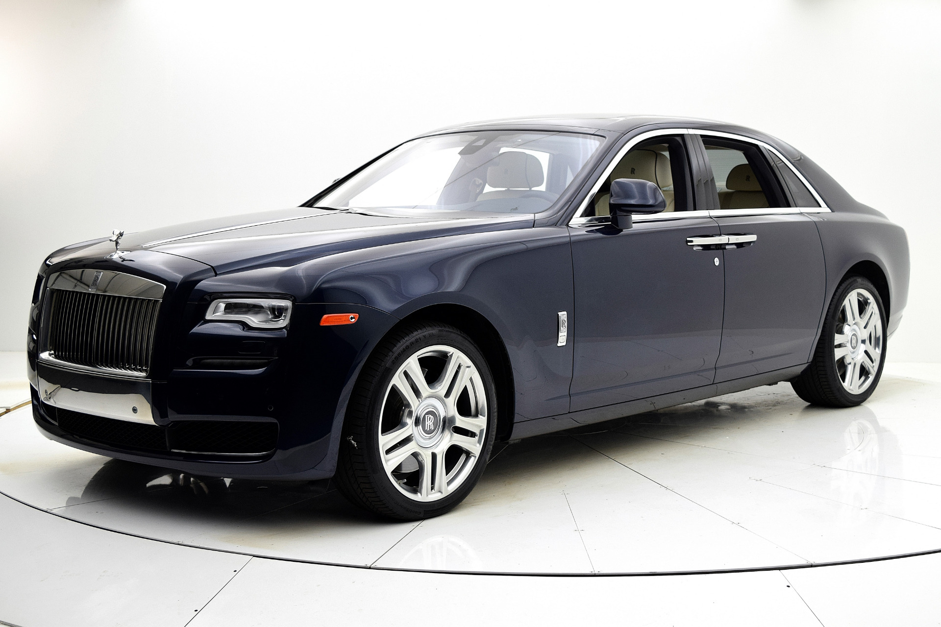Used 2015 Rolls-Royce Ghost for sale Sold at F.C. Kerbeck Aston Martin in Palmyra NJ 08065 2