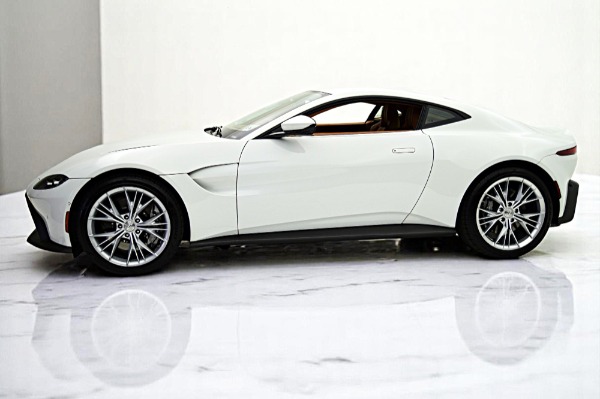 Used 2021 Aston Martin Vantage for sale $119,000 at F.C. Kerbeck Aston Martin in Palmyra NJ 08065 3