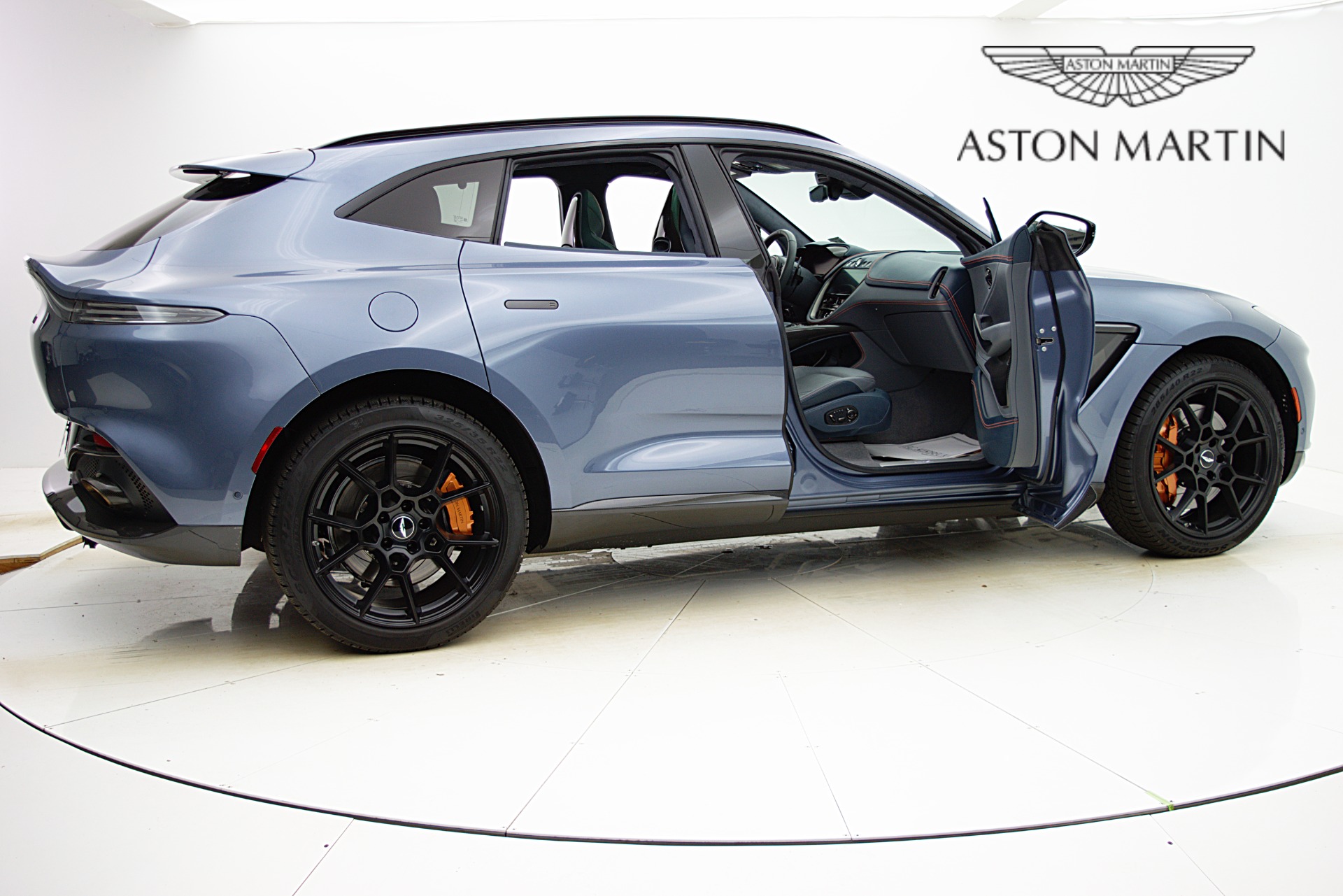Used 2021 Aston Martin DBX For Sale (145,000) F.C. Kerbeck Aston