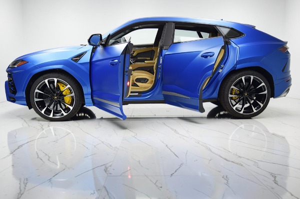 Used 2022 Lamborghini Urus /SELEZIONE PRE-OWNED CERTIFIED for sale $219,000 at F.C. Kerbeck Aston Martin in Palmyra NJ 08065 4