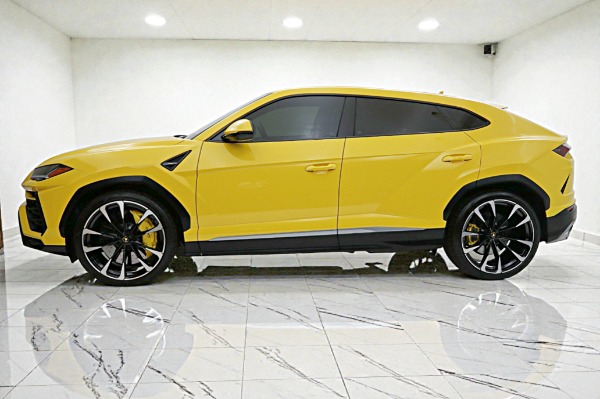Used 2022 Lamborghini Urus /SELEZIONE PRE-OWNED CERTIFIED for sale $229,000 at F.C. Kerbeck Aston Martin in Palmyra NJ 08065 3