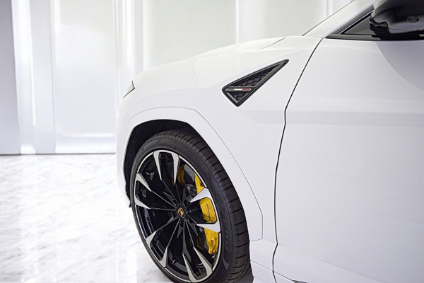 Used 2022 Lamborghini Urus / SELEZIONE PRE-OWNED CERTIFIED for sale $219,000 at F.C. Kerbeck Aston Martin in Palmyra NJ 08065 3