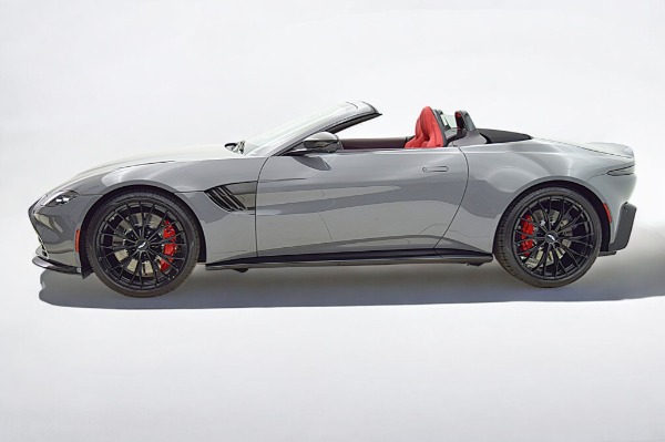 Used 2023 Aston Martin Vantage Roadster for sale $149,000 at F.C. Kerbeck Aston Martin in Palmyra NJ 08065 3