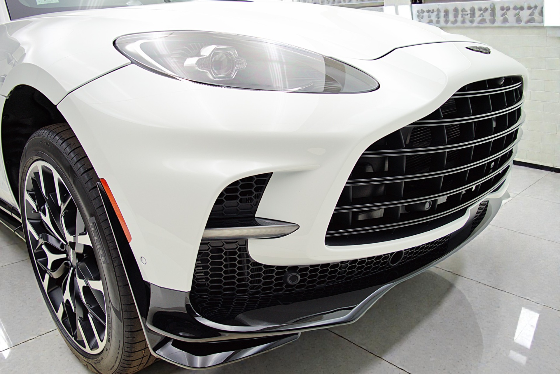 2023 Aston Martin DBX 707 - Photo 14