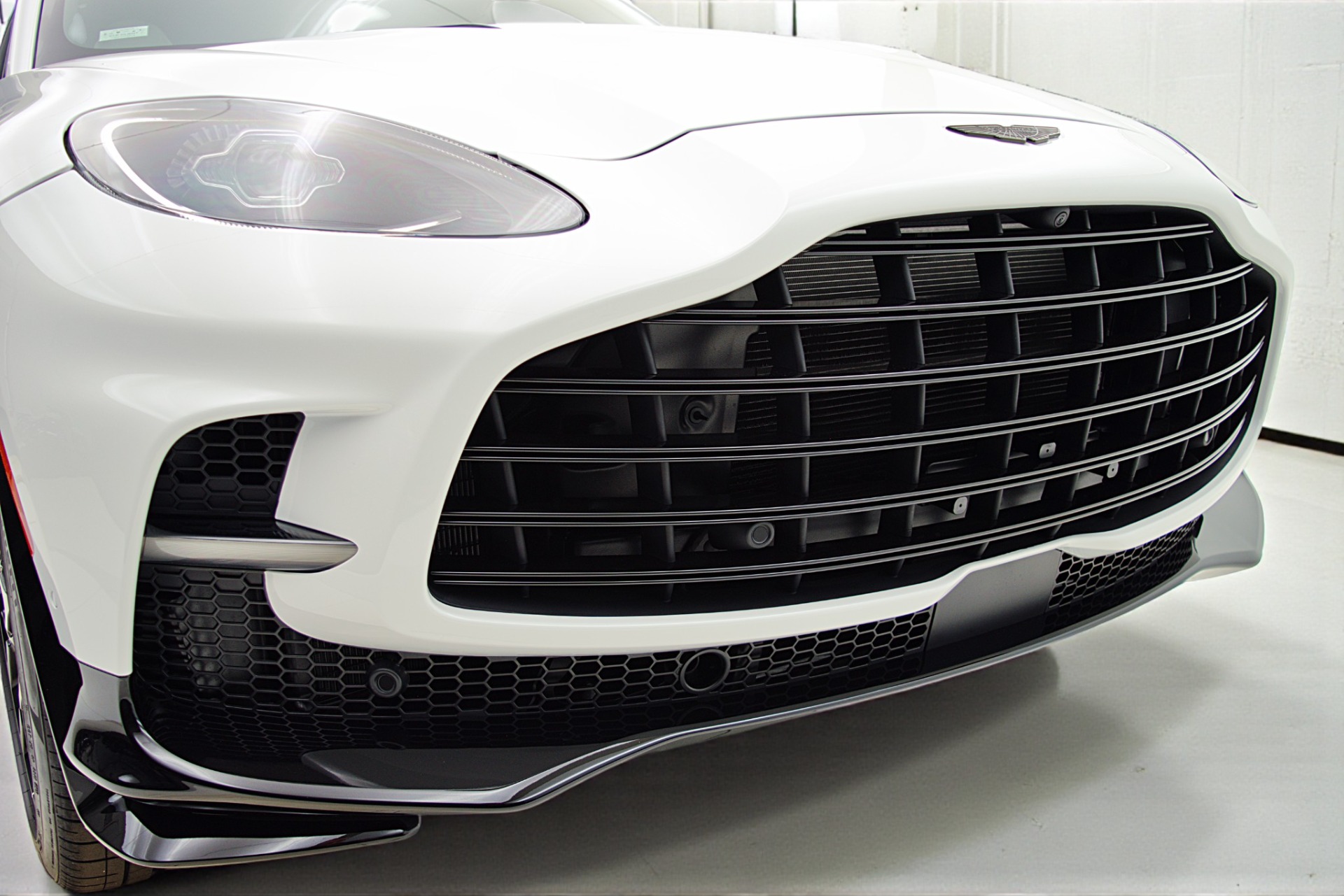 2023 Aston Martin DBX 707 - Photo 16