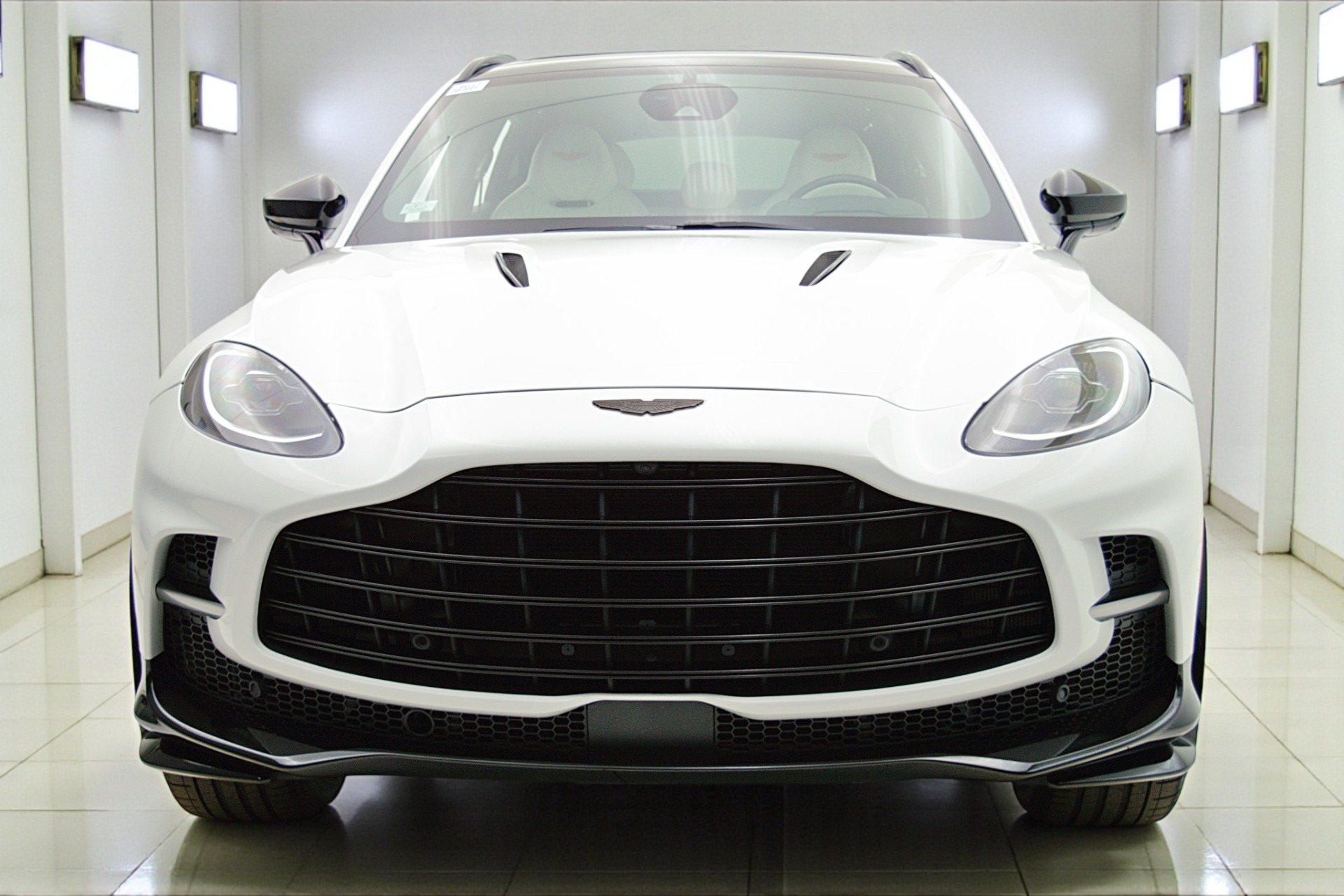 2023 Aston Martin DBX 707 - Photo 17