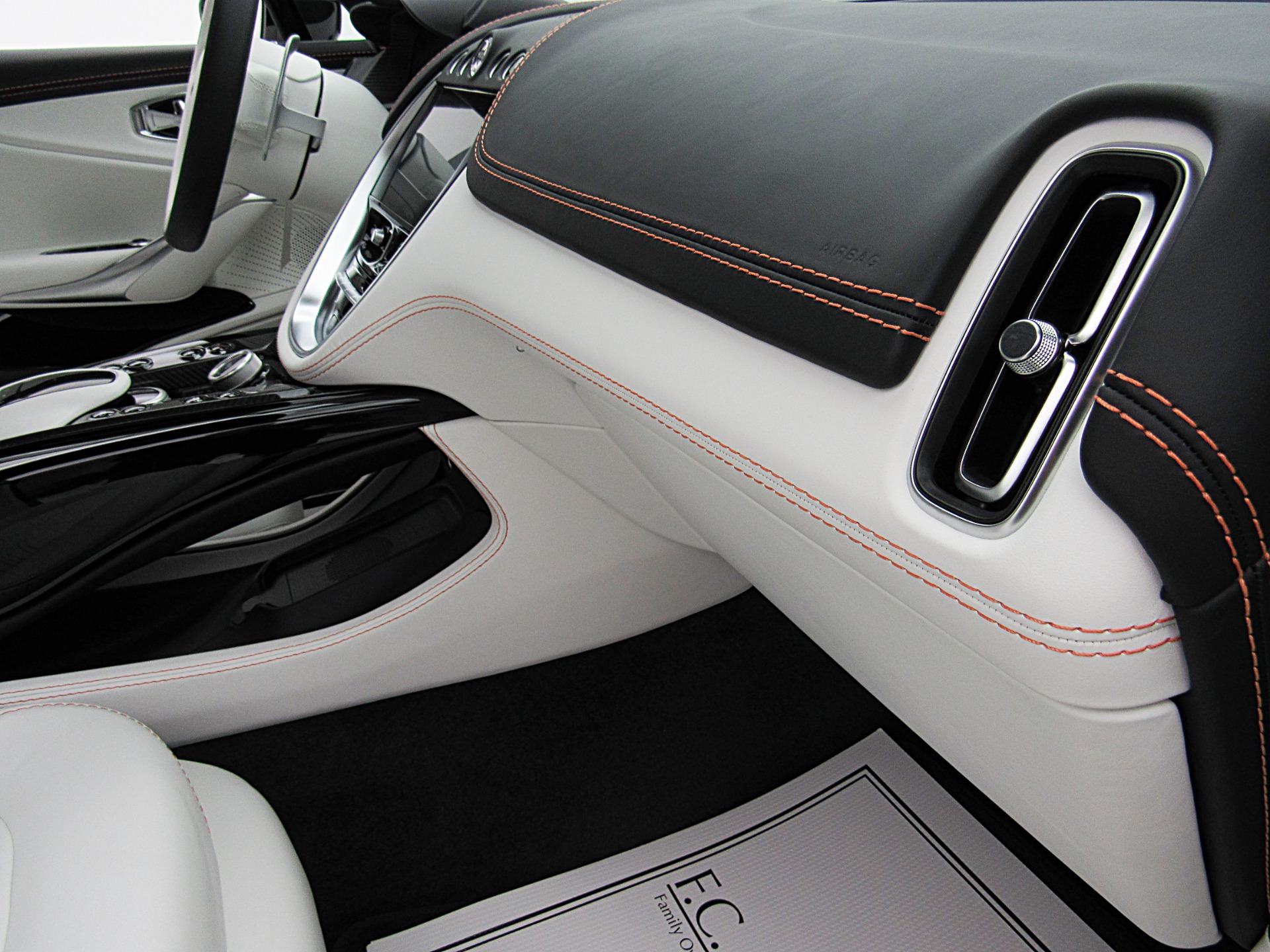 2023 Aston Martin DBX 707 - Photo 27