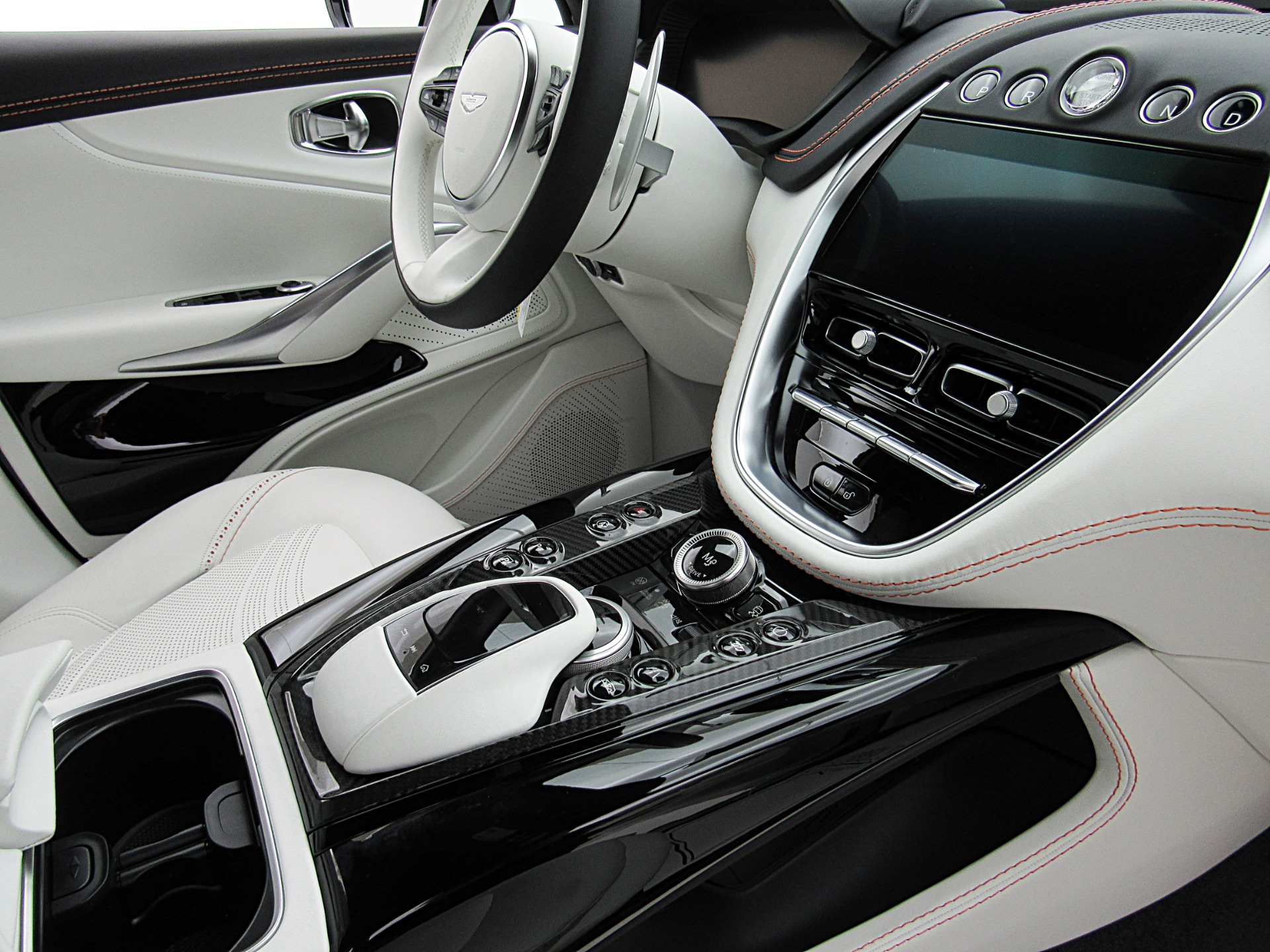 2023 Aston Martin DBX 707 - Photo 28