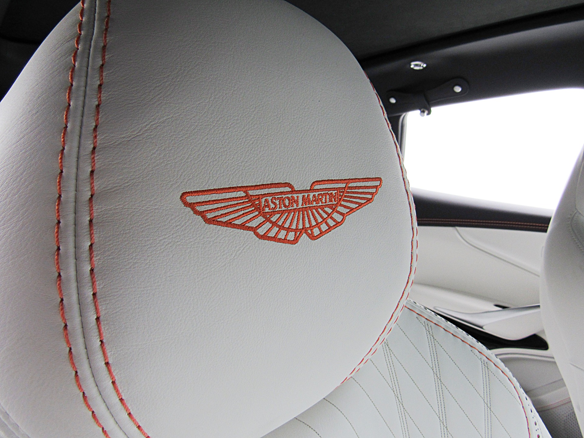 2023 Aston Martin DBX 707 - Photo 29