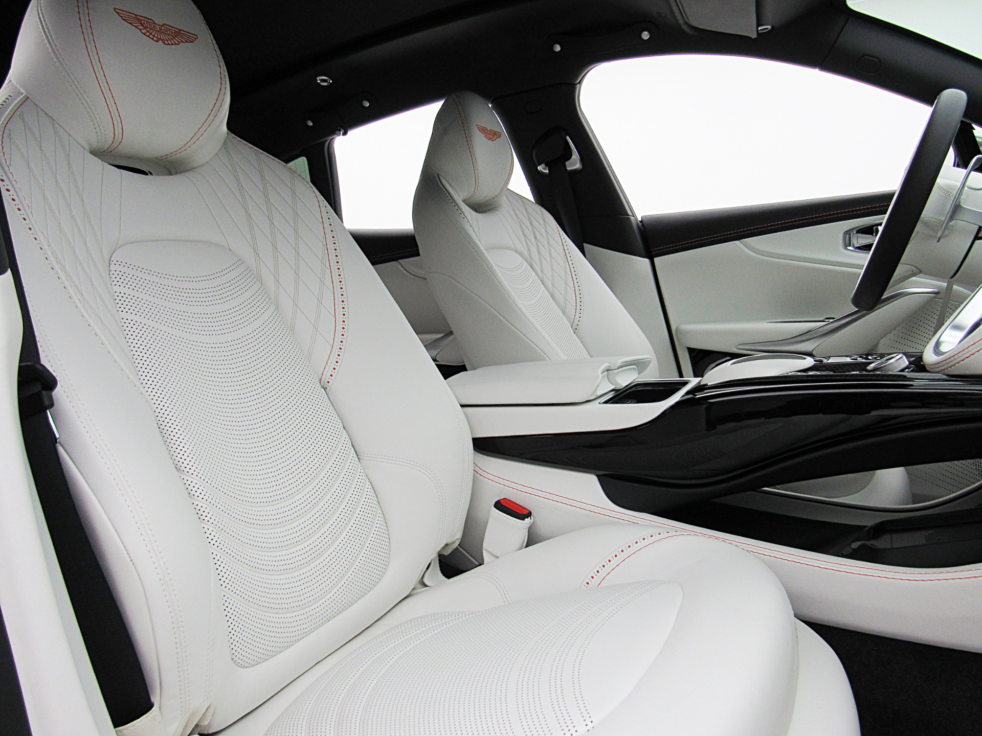 2023 Aston Martin DBX 707 - Photo 30