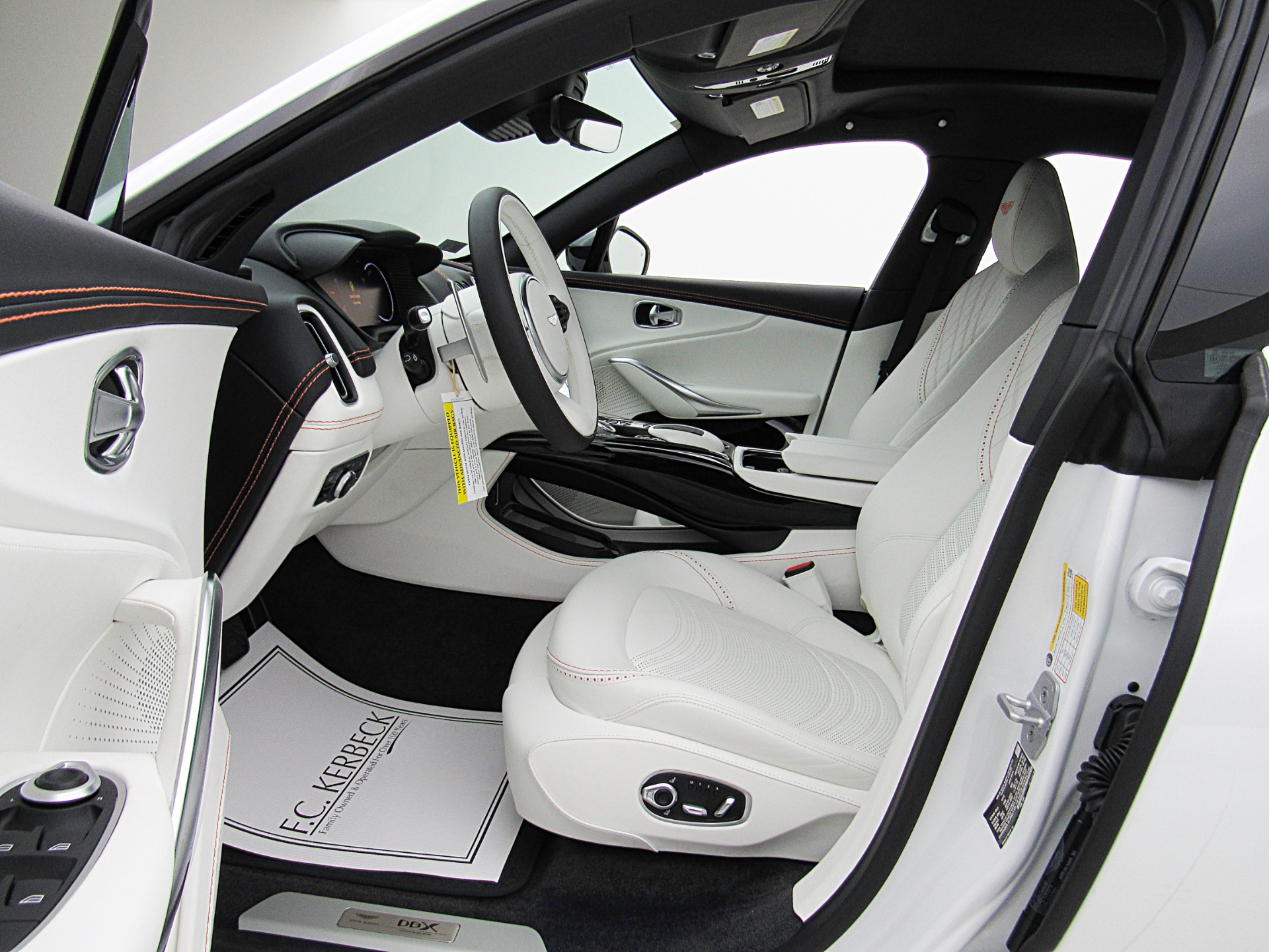 2023 Aston Martin DBX 707 - Photo 34