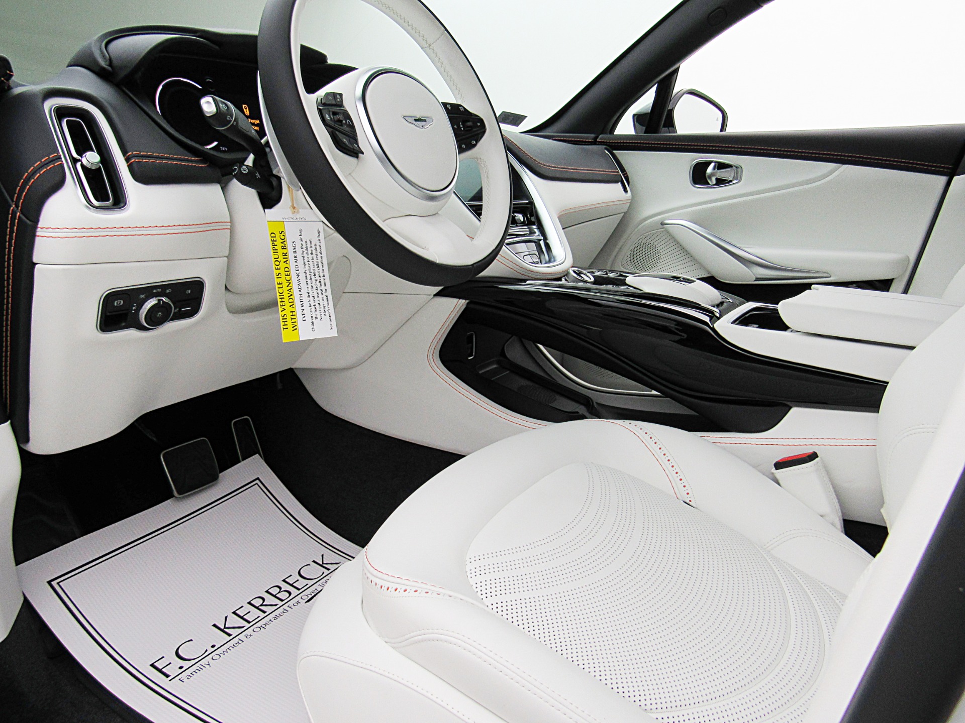 2023 Aston Martin DBX 707 - Photo 35