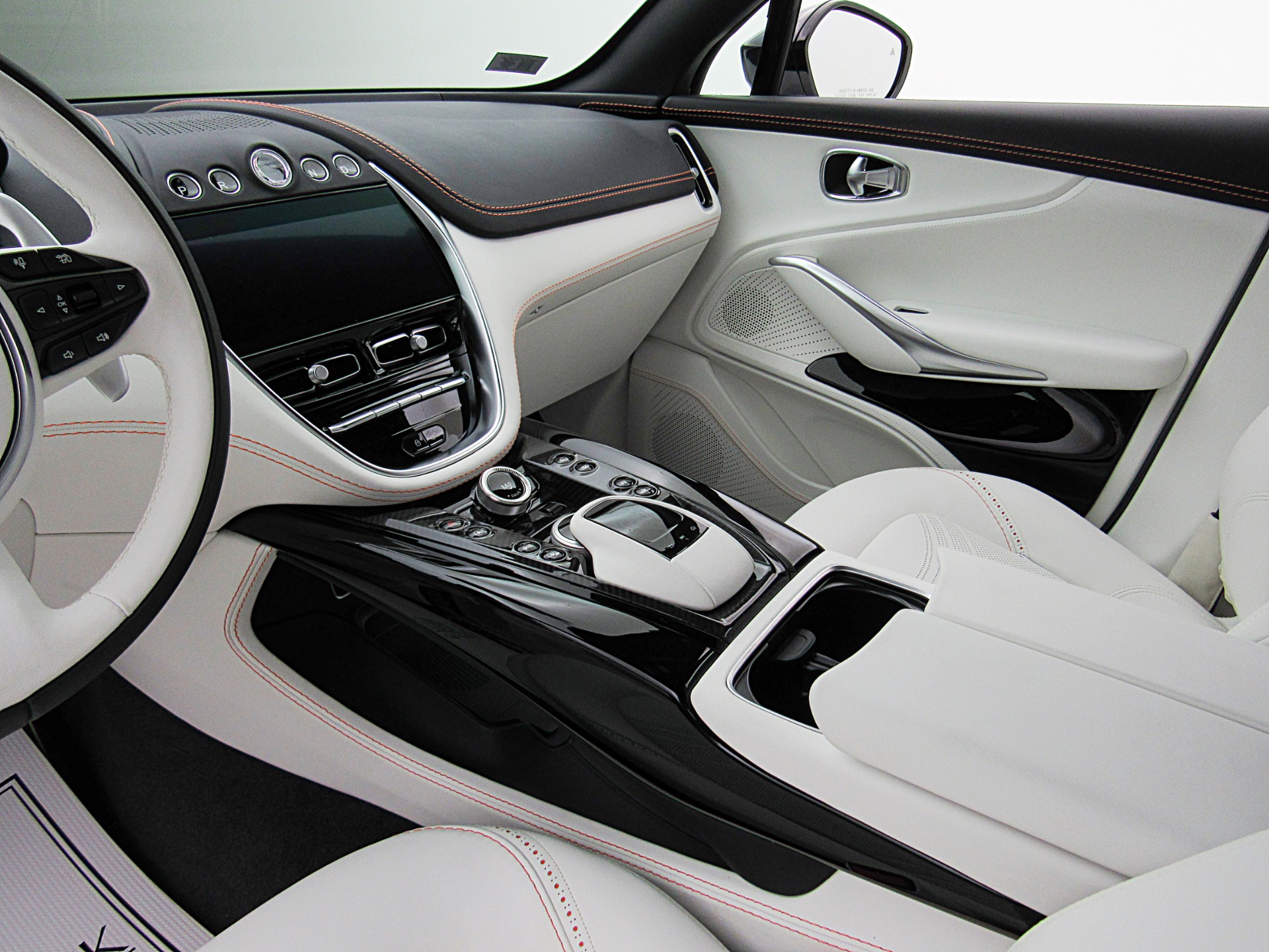 2023 Aston Martin DBX 707 - Photo 36