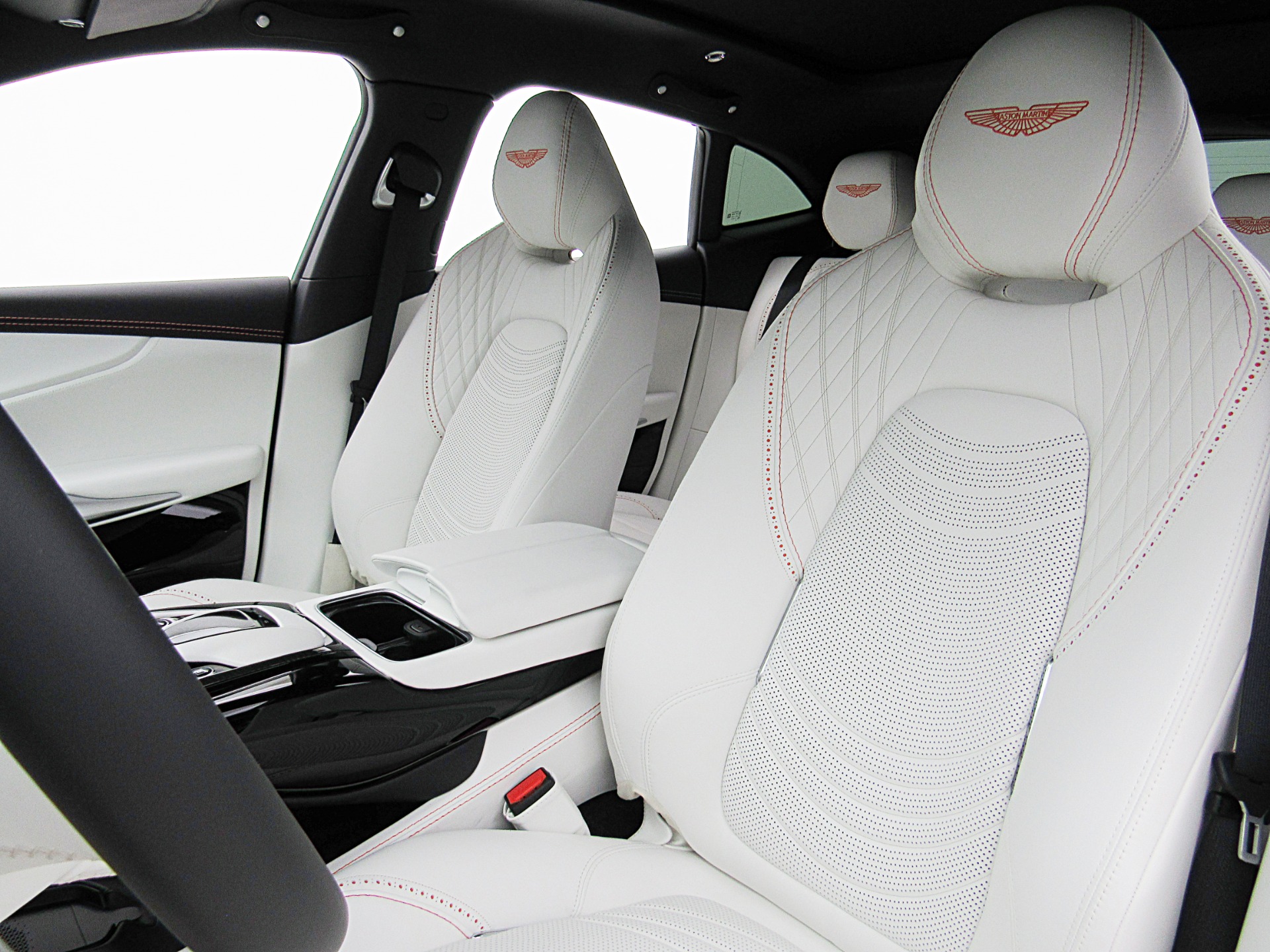 2023 Aston Martin DBX 707 - Photo 37