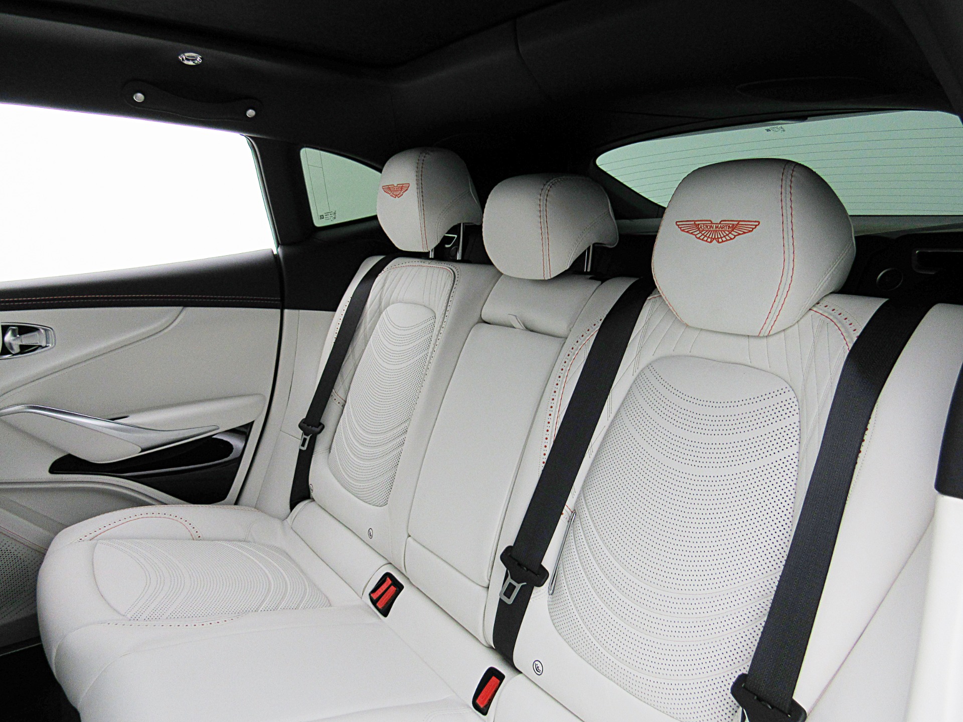 2023 Aston Martin DBX 707 - Photo 39