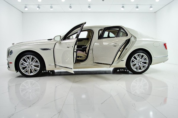 Used 2023 Bentley Flying Spur Hybrid V6/LEASE OPTIONS AVAILABLE for sale $185,000 at F.C. Kerbeck Aston Martin in Palmyra NJ 08065 4