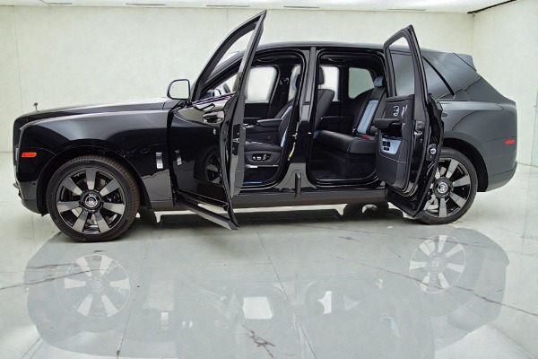 Used 2023 Rolls-Royce Cullinan Cullinan for sale $309,000 at F.C. Kerbeck Aston Martin in Palmyra NJ 08065 4