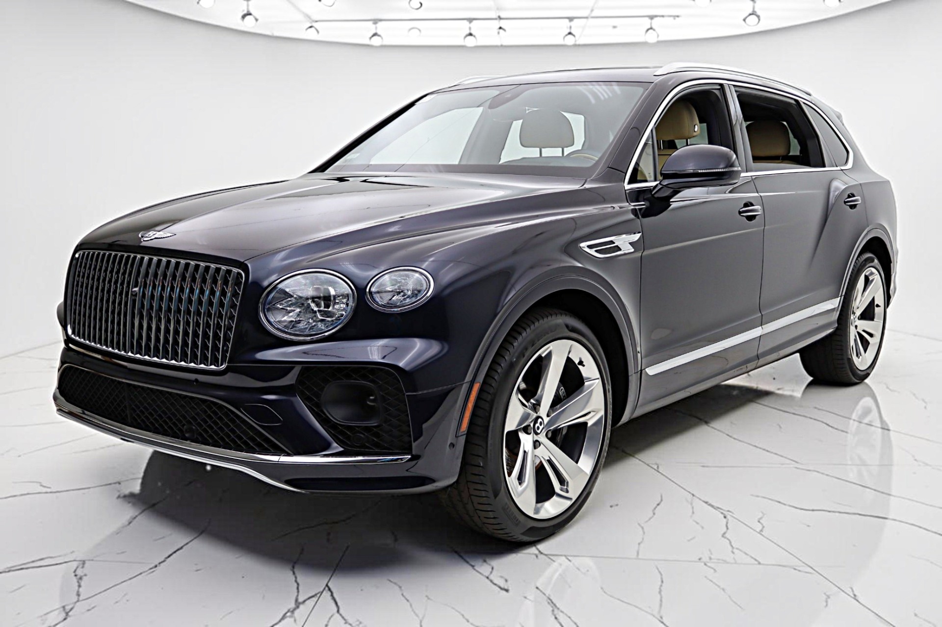 Used 2023 Bentley Bentayga EWB V8 for sale $165,000 at F.C. Kerbeck Aston Martin in Palmyra NJ 08065 2