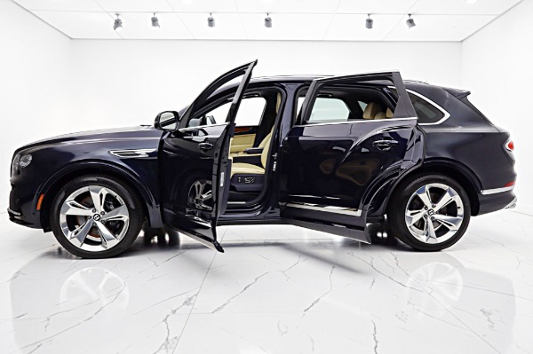 Used 2023 Bentley Bentayga EWB V8 for sale $165,000 at F.C. Kerbeck Aston Martin in Palmyra NJ 08065 4