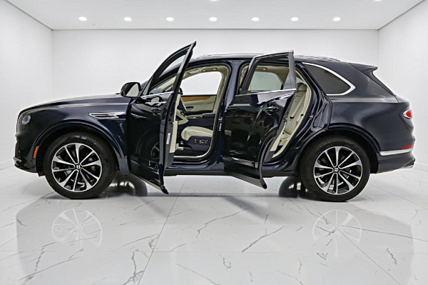 Used 2023 Bentley Bentayga V8 for sale $159,000 at F.C. Kerbeck Aston Martin in Palmyra NJ 08065 4