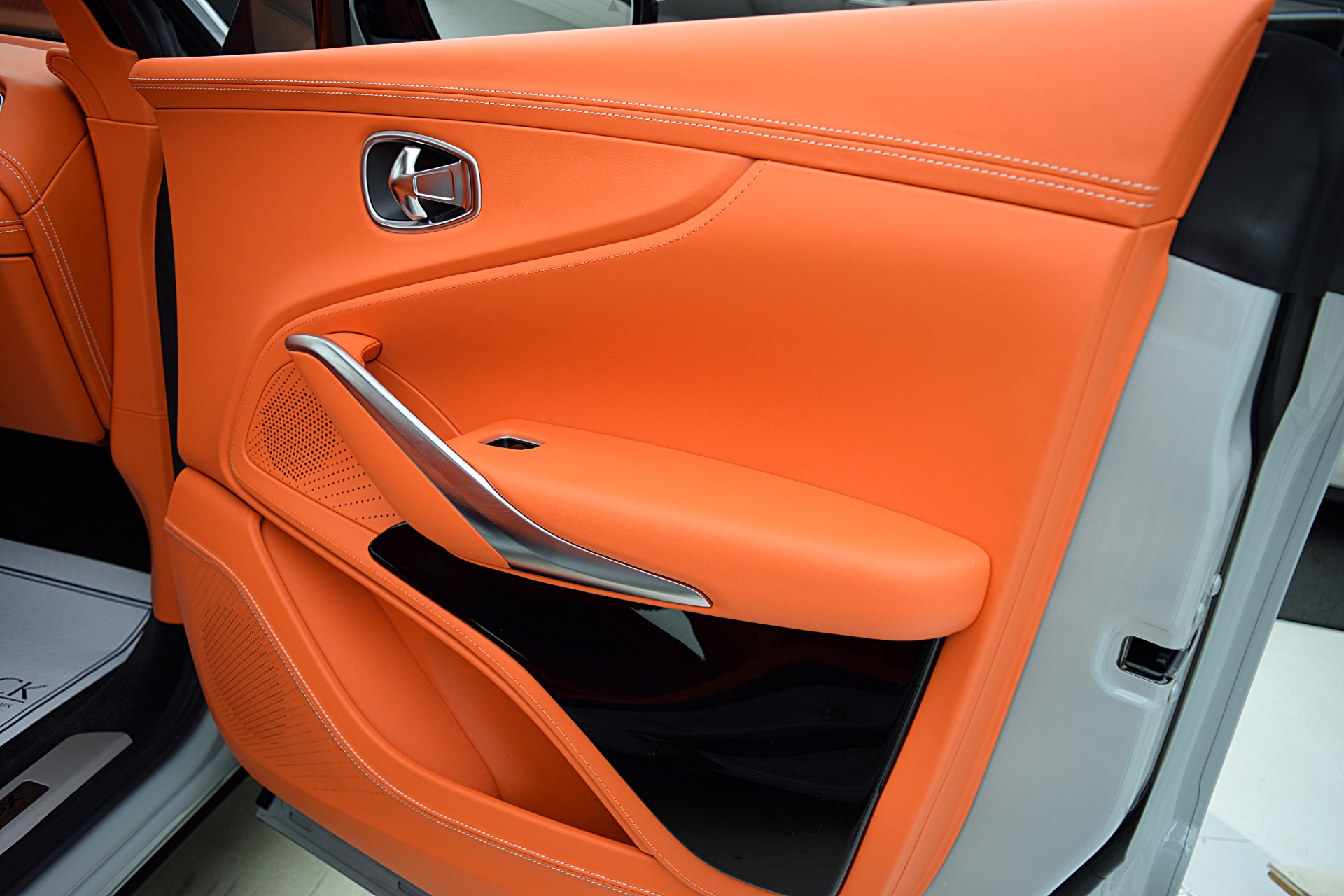 new-2024-aston-martin-dbx-707-for-sale-284-086-f-c-kerbeck-aston