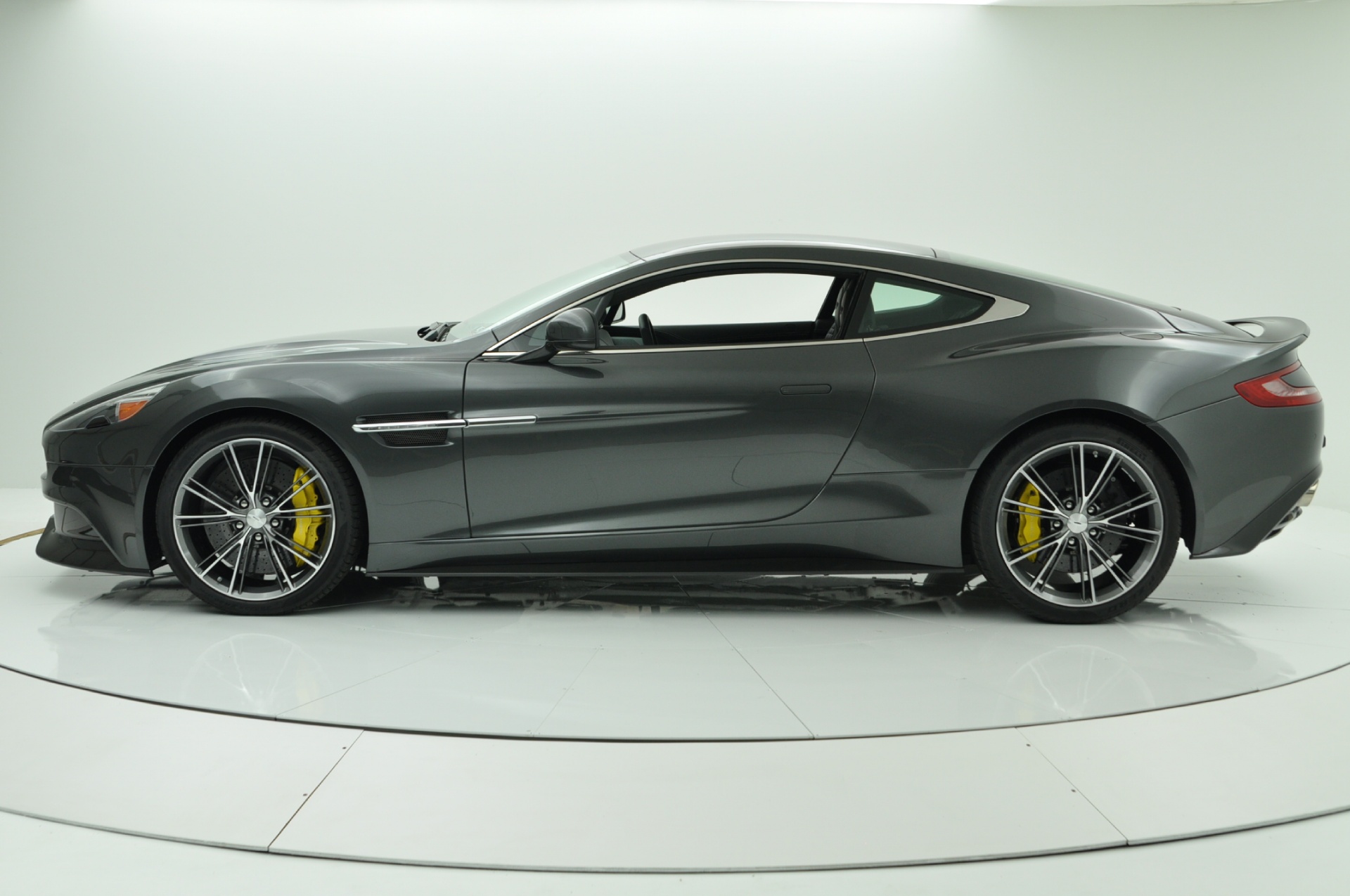 Used 2014 Aston Martin Vanquish Coupe for sale Sold at F.C. Kerbeck Aston Martin in Palmyra NJ 08065 2