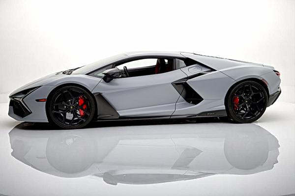 Used 2024 Lamborghini Revuelto for sale $719,000 at F.C. Kerbeck Aston Martin in Palmyra NJ 08065 4