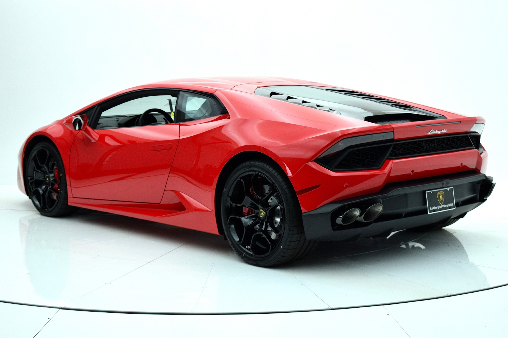 Скорость и динамика Huracan LP580-2 Coupe: наслаждение скоростью и погружение в мощь движения