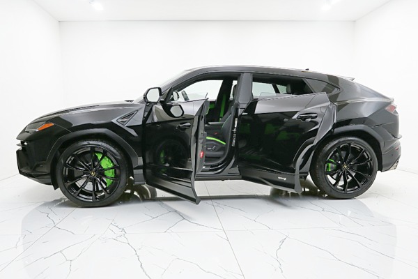 Used 2024 Lamborghini Urus S with AKRAPOVIC EXHAUST for sale $269,000 at F.C. Kerbeck Aston Martin in Palmyra NJ 08065 4