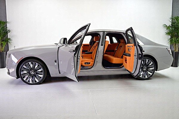 New 2025 Rolls-Royce Ghost for sale $402,425 at F.C. Kerbeck Aston Martin in Palmyra NJ 08065 4