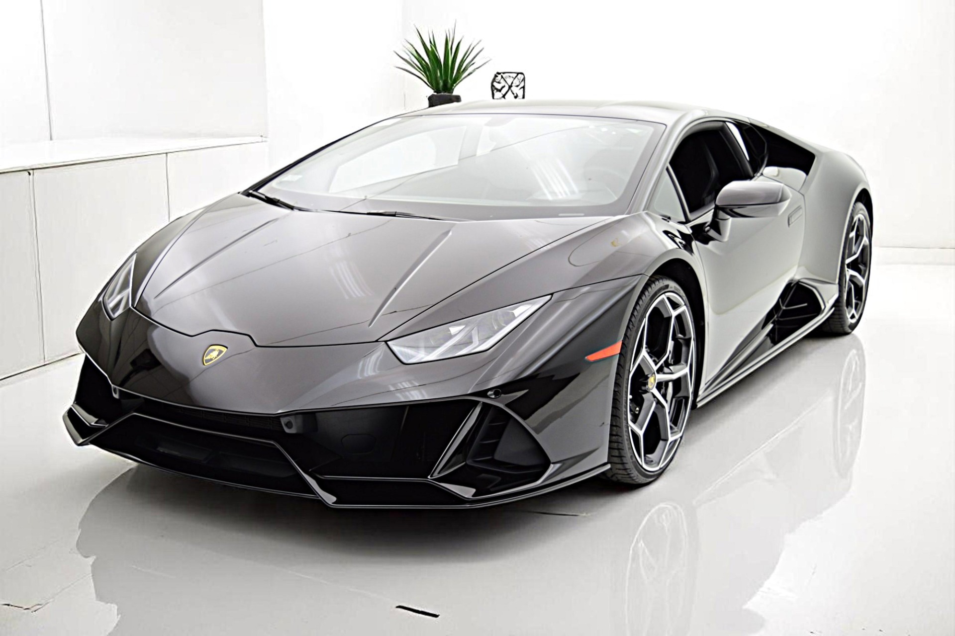 Used 2020 Lamborghini Huracan EVO for sale $285,000 at F.C. Kerbeck Aston Martin in Palmyra NJ 08065 2