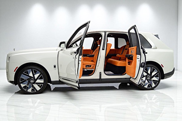 New 2025 Rolls-Royce Cullinan for sale $483,475 at F.C. Kerbeck Aston Martin in Palmyra NJ 08065 4