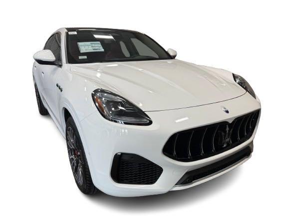 New 2025 Maserati Grecale for sale $93,505 at F.C. Kerbeck Aston Martin in Palmyra NJ 08065 3