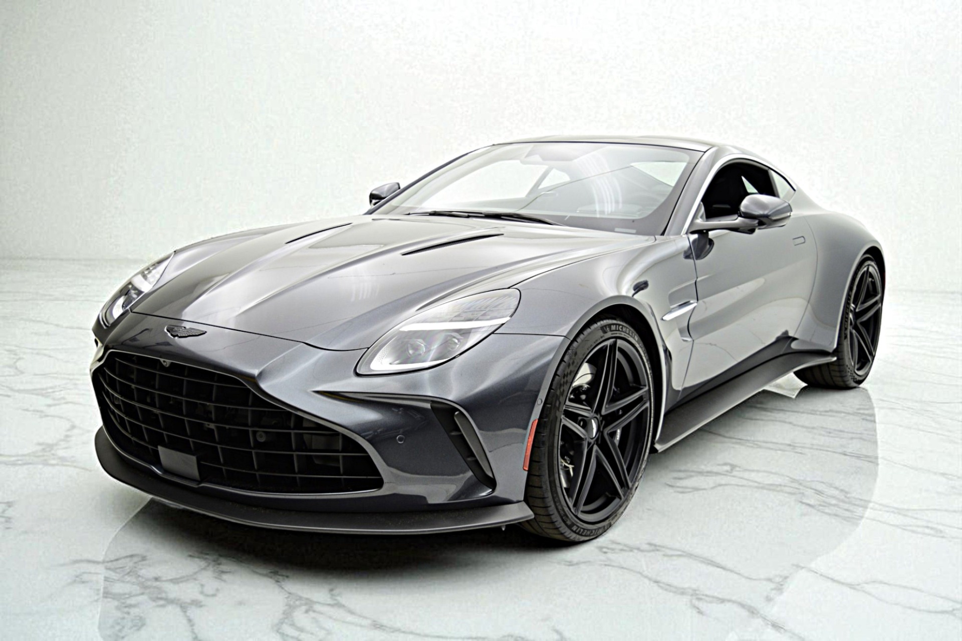Used 2025 Aston Martin Vantage Coupe for sale $195,000 at F.C. Kerbeck Aston Martin in Palmyra NJ 08065 2