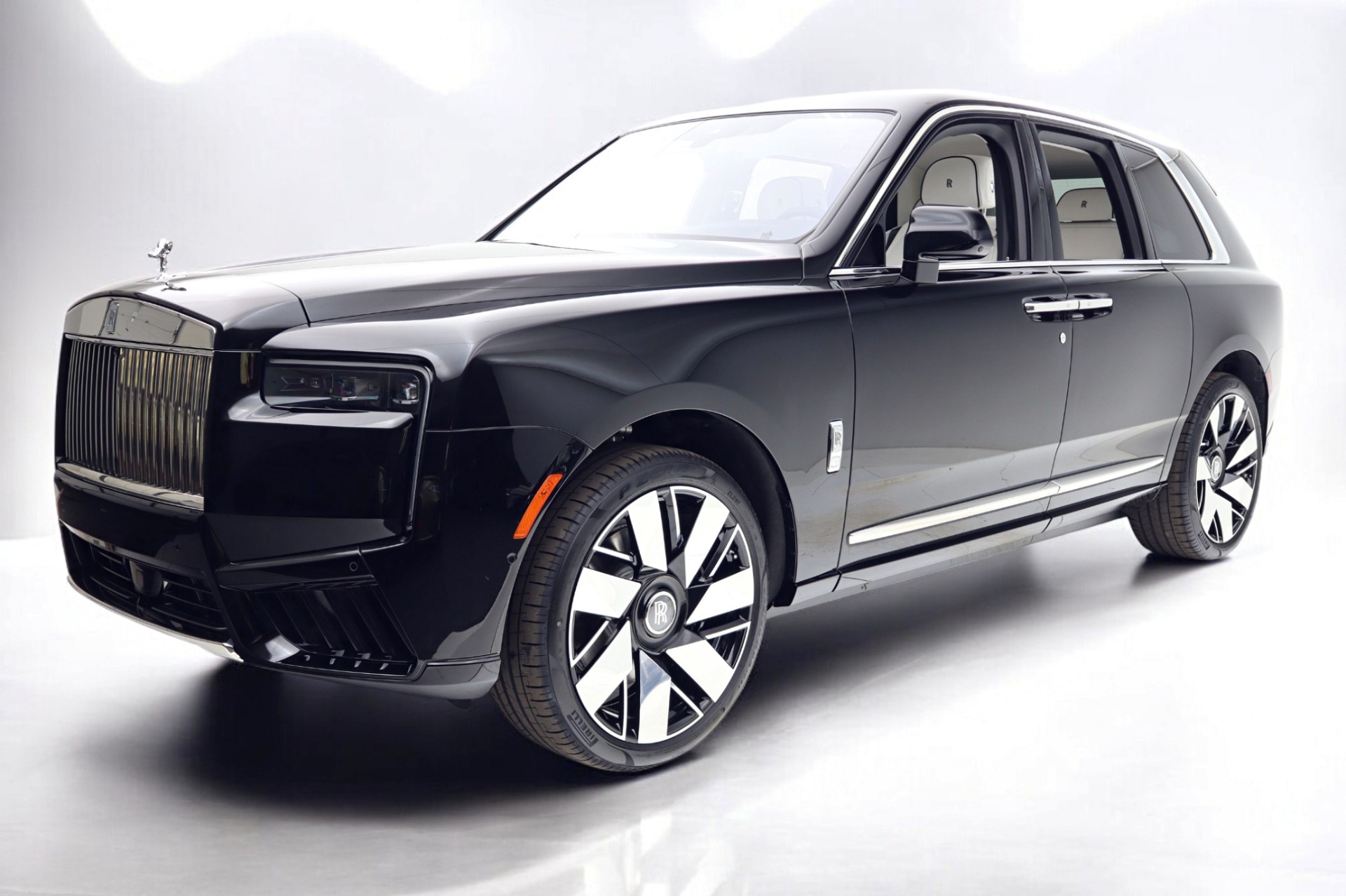 New 2026 Rolls-Royce Cullinan for sale $490,850 at F.C. Kerbeck Aston Martin in Palmyra NJ 08065 2