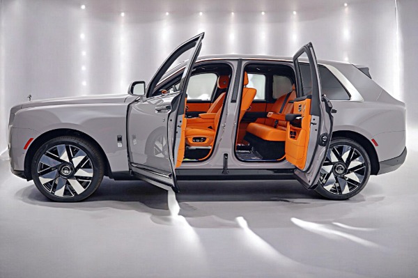 New 2026 Rolls-Royce Cullinan for sale $486,950 at F.C. Kerbeck Aston Martin in Palmyra NJ 08065 4