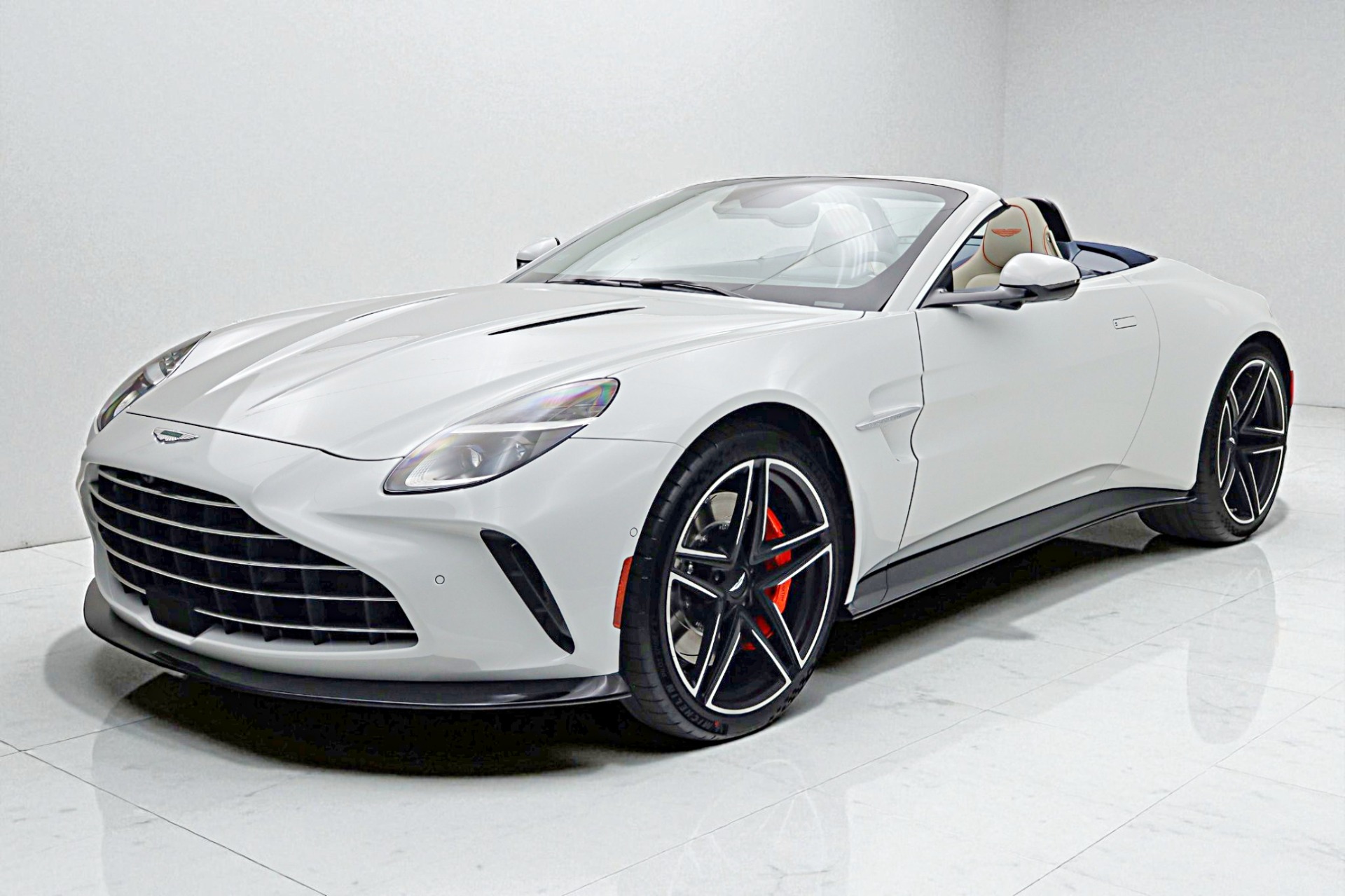 New 2026 Aston Martin Vantage Roadster for sale $260,000 at F.C. Kerbeck Aston Martin in Palmyra NJ 08065 2