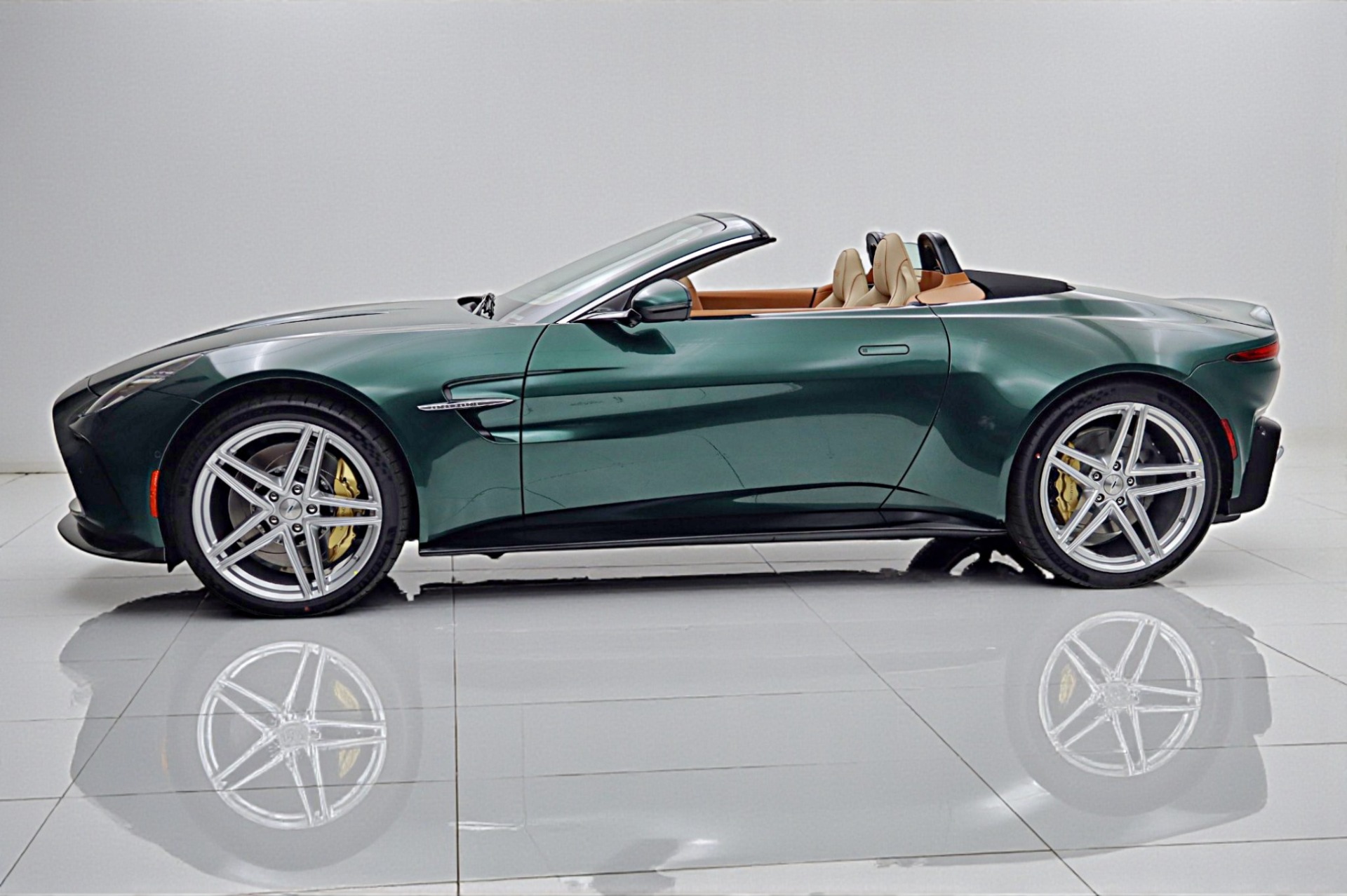 New 2026 Aston Martin Vantage Roadster For Sale ($256,600) | F.C.