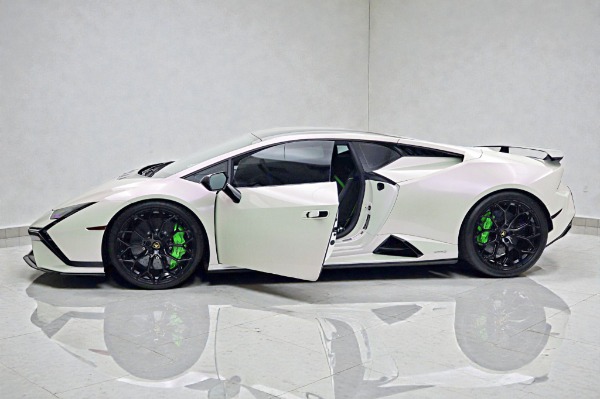 Used 2024 Lamborghini Huracan Tecnica/LEASE OPTIONS AVAILABLE for sale $339,000 at F.C. Kerbeck Aston Martin in Palmyra NJ 08065 4