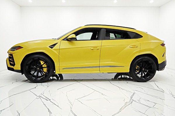 Used 2022 Lamborghini Urus /SELEZIONE PRE-OWNED CERTIFIED for sale $225,000 at F.C. Kerbeck Aston Martin in Palmyra NJ 08065 3
