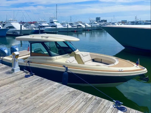 Used 2021 Chris-Craft Calypso 35 for sale $429,000 at F.C. Kerbeck Aston Martin in Palmyra NJ 08065 3
