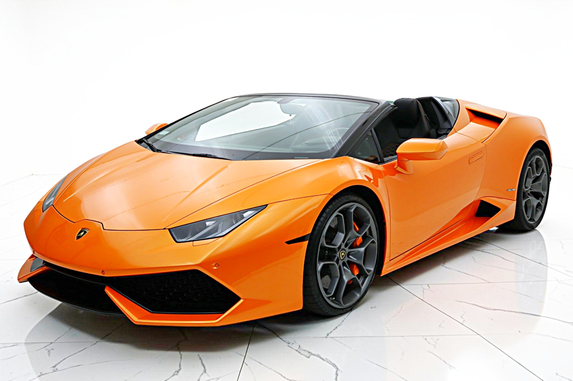 Used 2017 Lamborghini Huracan LP 610-4 Spyder/SELEZIONE PRE-OWNED CERTIFIED for sale $249,000 at F.C. Kerbeck Aston Martin in Palmyra NJ 08065 2