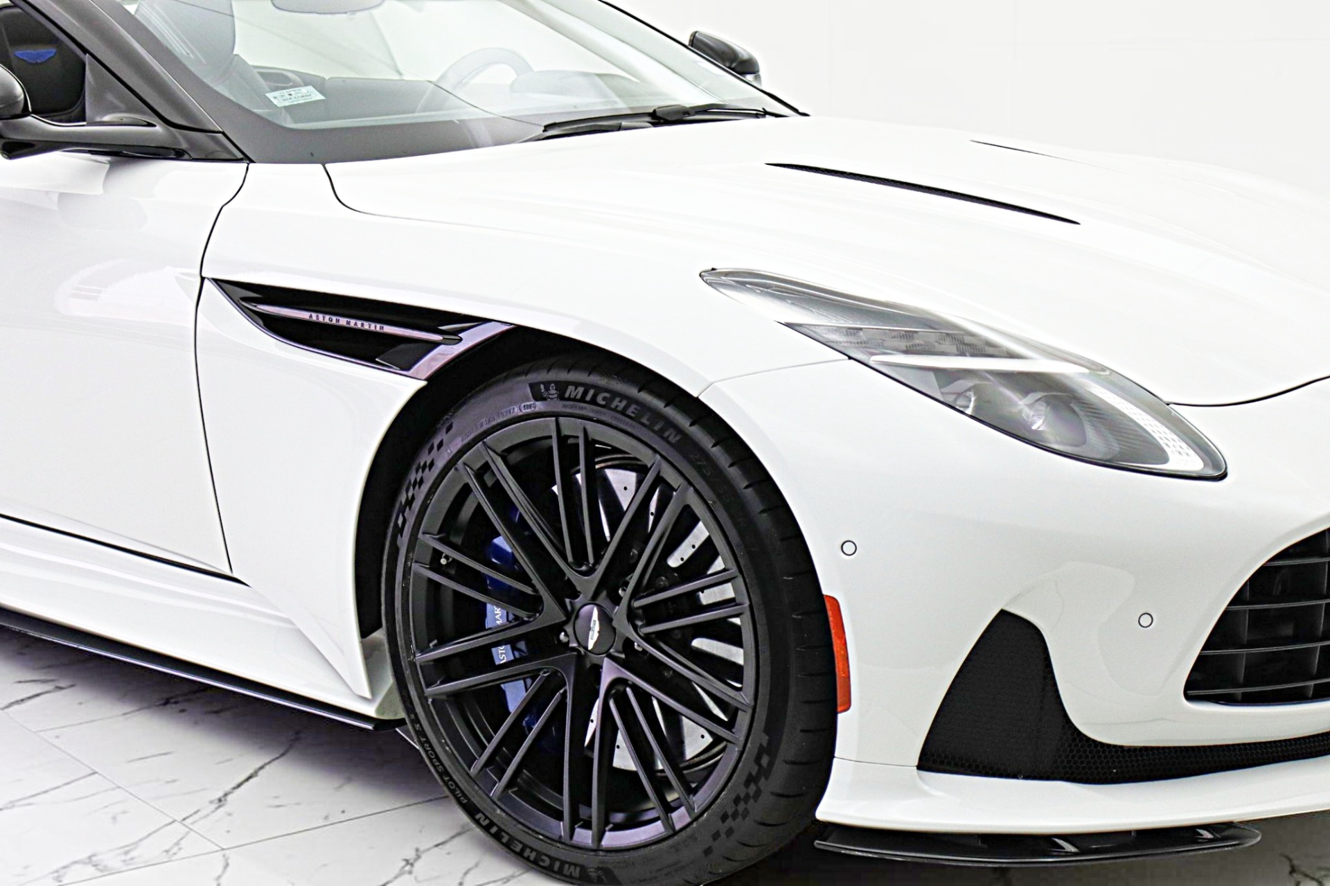 2024 Aston Martin DB12 Base - Photo 22