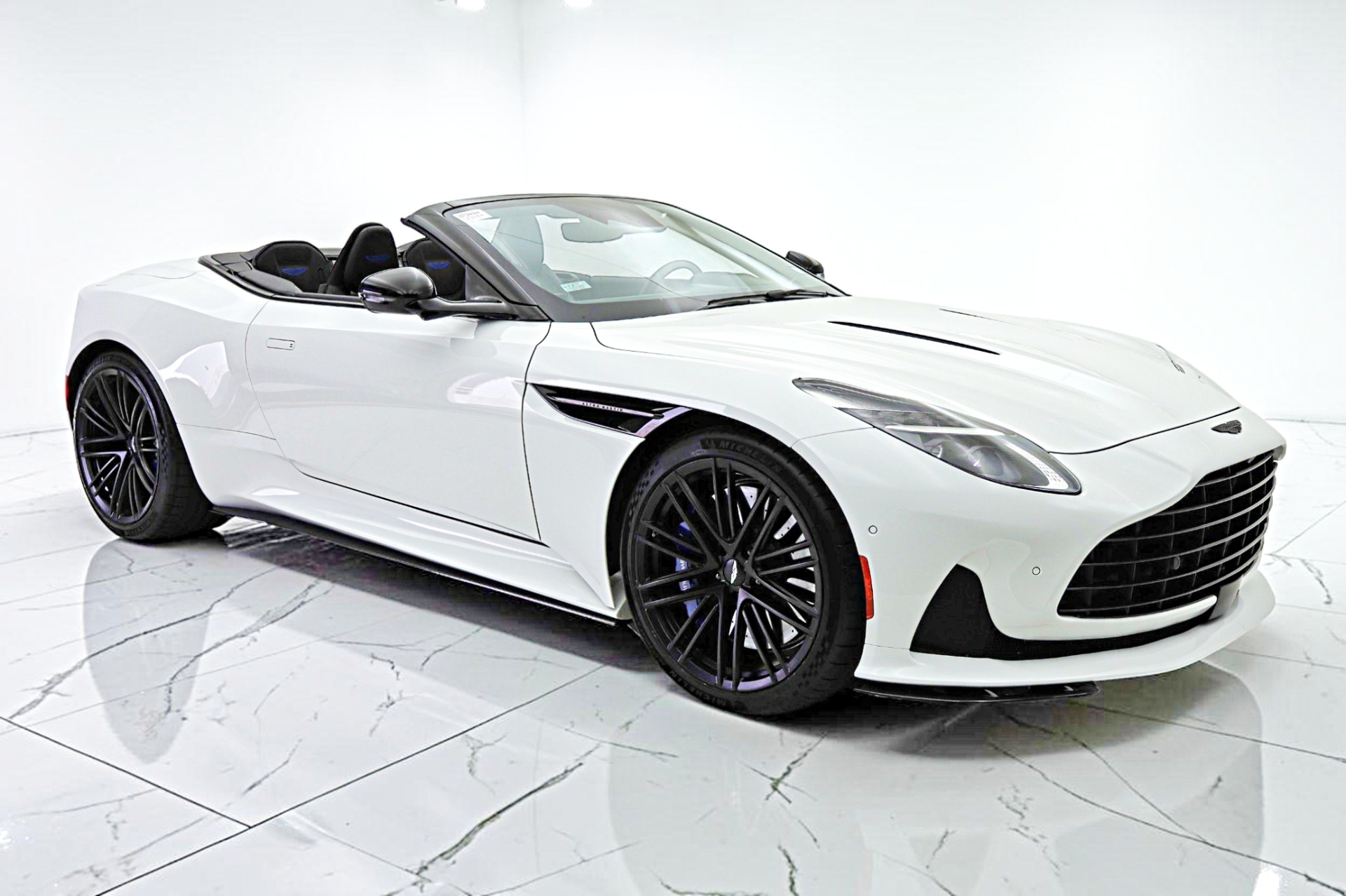 2024 Aston Martin DB12 Base - Photo 23