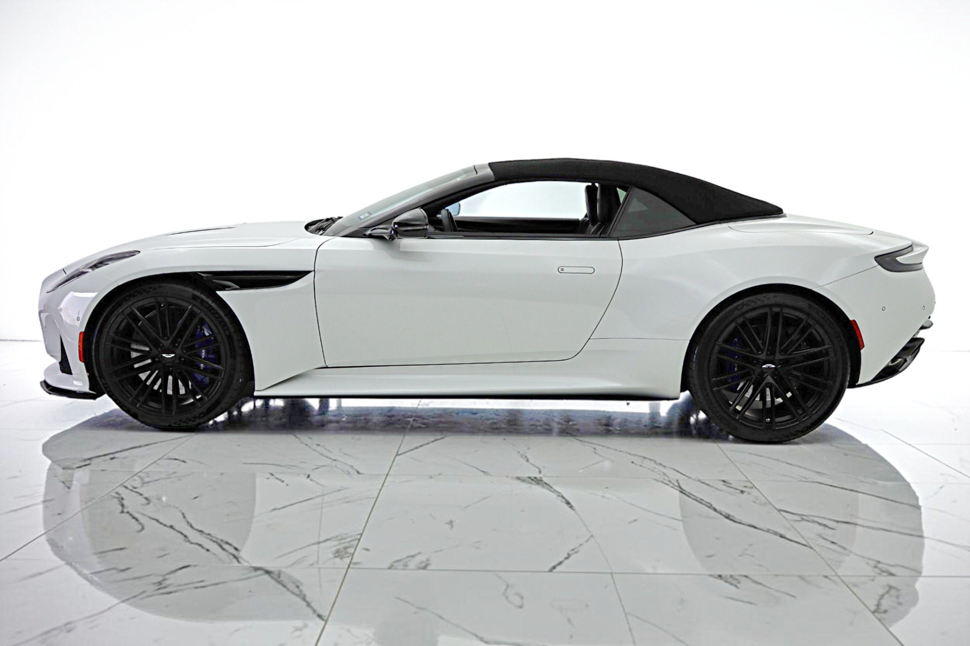 2024 Aston Martin DB12 Base - Photo 25