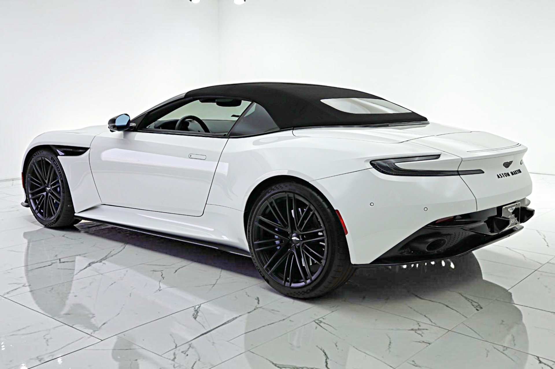 2024 Aston Martin DB12 Base - Photo 26