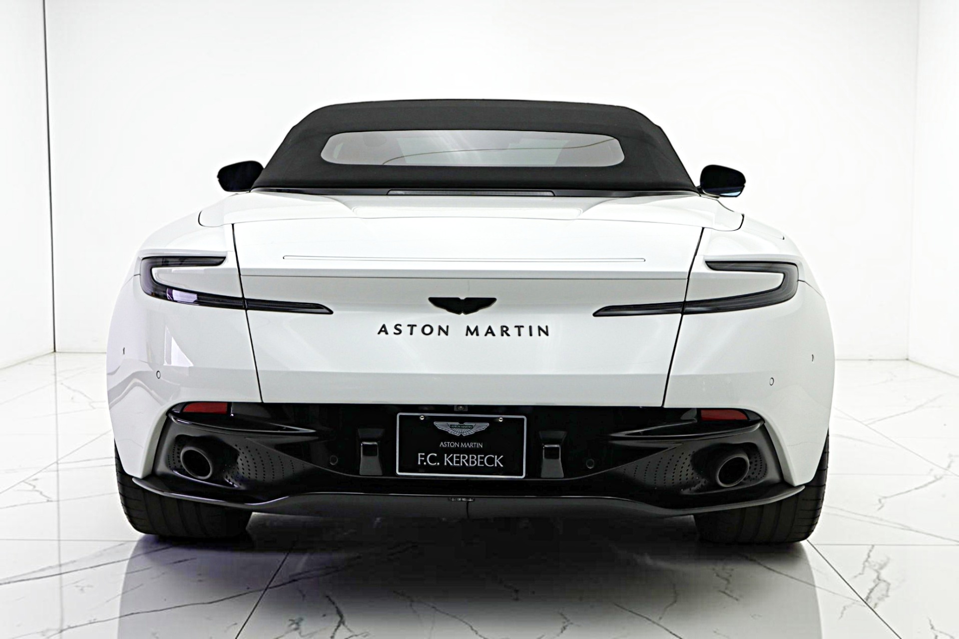 2024 Aston Martin DB12 Base - Photo 27