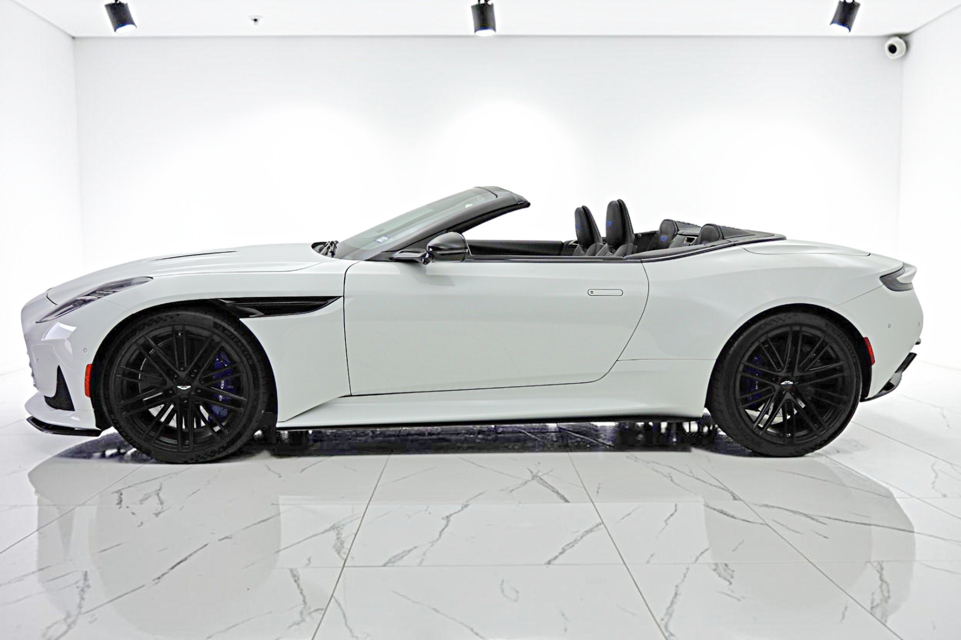 2024 Aston Martin DB12 Base - Photo 2